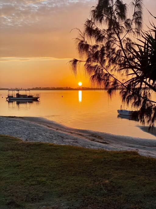 Ally's Golden Retreat! Apartment Caloundra